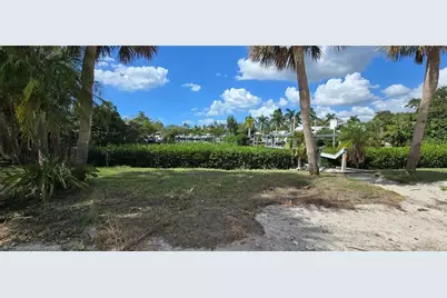 1221 S Basin Lane, Sarasota, FL 34242 - Photo 23