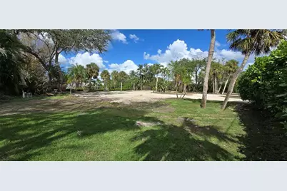 1221 S Basin Lane, Sarasota, FL 34242 - Photo 19