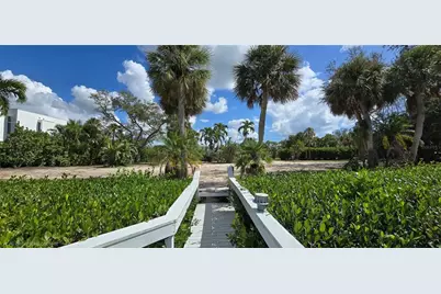 1221 S Basin Lane, Sarasota, FL 34242 - Photo 7