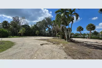 1221 S Basin Lane, Sarasota, FL 34242 - Photo 17