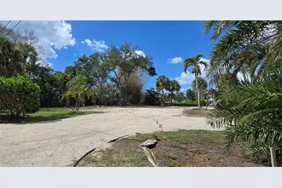 1221 S Basin Lane, Sarasota, FL 34242 - Photo 13