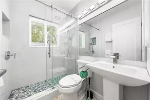 1136 Seaside Dr, Sarasota, FL 34242 - Photo 23