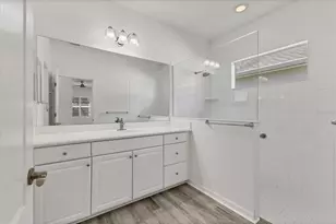 4806 Lake Breeze Terrace, Sarasota, FL 34243 - Photo 15