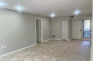 1697 Brookhouse Cir, Sarasota, FL 34231 - Photo 3