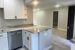 1697 Brookhouse Cir, Sarasota, FL 34231 - Photo 9