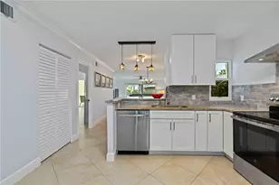 5260 Gulf of Mexico Dr, Longboat Key, FL 34228 - Photo 5