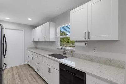 2057 Linwood Drive, Sarasota, FL 34232 - Photo 13