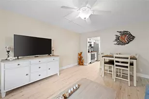 117 7th St N, Bradenton Beach, FL 34217 - Photo 5