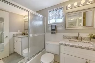 3647 Lake Bayshore Dr, Bradenton, FL 34205 - Photo 23