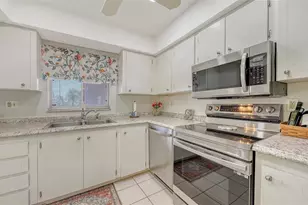 3647 Lake Bayshore Dr, Bradenton, FL 34205 - Photo 13