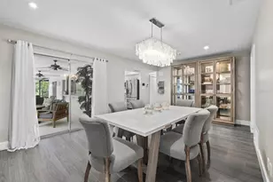 2426 River Ridge Dr, Sarasota, FL 34239 - Photo 17