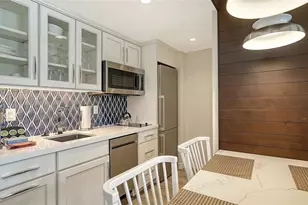 225 Sands Point Rd, Longboat Key, FL 34228 - Photo 13