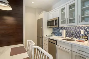 225 Sands Point Rd, Longboat Key, FL 34228 - Photo 13