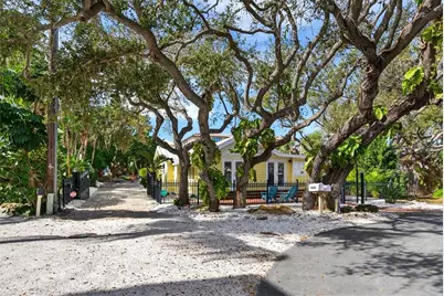 7152 Point Of Rocks Circle, Sarasota, FL 34242 - Photo 9