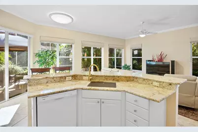 5014 Hanging Moss Lane, Sarasota, FL 34238 - Photo 13