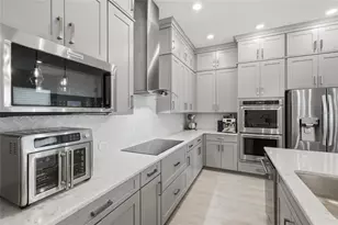 2245 Muesel St, Sarasota, FL 34237 - Photo 9