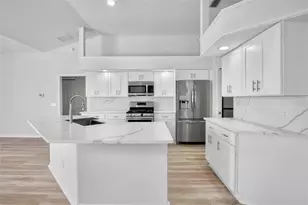 4845 Hanging Moss Ln, Sarasota, FL 34238 - Photo 11