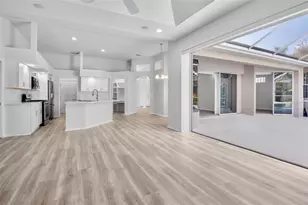 4845 Hanging Moss Ln, Sarasota, FL 34238 - Photo 13