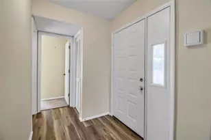 1728 Lakeside Dr, Venice, FL 34293 - Photo 13