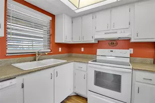 1728 Lakeside Dr, Venice, FL 34293 - Photo 11