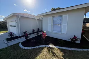 6928 43rd Ct E, Sarasota, FL 34243 - Photo 9