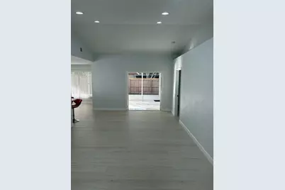 6928 43rd Court E, Sarasota, FL 34243 - Photo 17