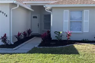 6928 43rd Ct E, Sarasota, FL 34243 - Photo 3