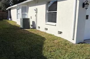 6928 43rd Ct E, Sarasota, FL 34243 - Photo 7