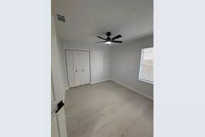 6928 43rd Court E, Sarasota, FL 34243 - Photo 37
