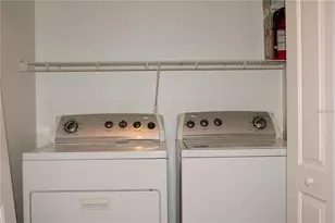 3590 Parkridge Cir, Sarasota, FL 34243 - Photo 23