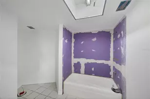 2110 Benjamin Franklin Dr, Sarasota, FL 34236 - Photo 27