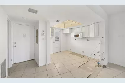 2110 Benjamin Franklin Drive #303, Sarasota, FL 34236 - Photo 11