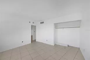 2110 Benjamin Franklin Dr, Sarasota, FL 34236 - Photo 25