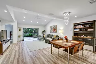 3448 Tallywood Cir, Sarasota, FL 34237 - Photo 9