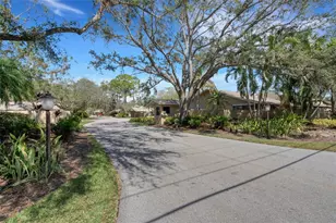 3448 Tallywood Cir, Sarasota, FL 34237 - Photo 5
