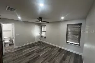 1013 W Peppertree Dr, Sarasota, FL 34242 - Photo 13