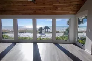 1013 W Peppertree Dr, Sarasota, FL 34242 - Photo 5