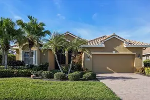 4054 65th Pl E, Sarasota, FL 34243 - Photo 3