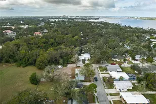 305 19th St E, Bradenton, FL 34208 - Photo 29