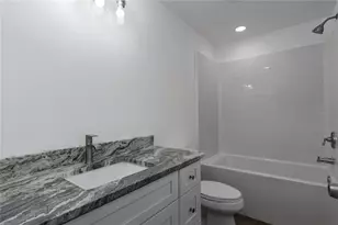 305 19th St E, Bradenton, FL 34208 - Photo 13