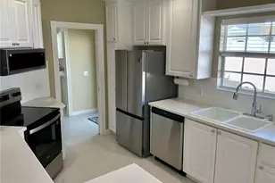 5651 Modena Pl, Sarasota, FL 34238 - Photo 9