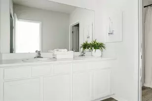 4068 Gold Dust Ln, Sarasota, FL 34243 - Photo 13