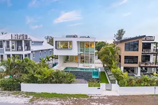 115 N Bay Blvd, Anna Maria, FL 34216 - Photo 5