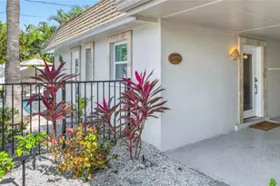 1123 Crescent St, Sarasota, FL 34242 - Photo 3