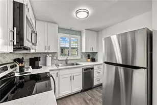 1123 Crescent St, Sarasota, FL 34242 - Photo 9