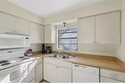 117 Neptune Lane, Holmes Beach, FL 34217 - Photo 11