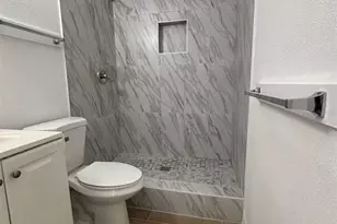 3925 Mesa Ave, Sarasota, FL 34233 - Photo 15