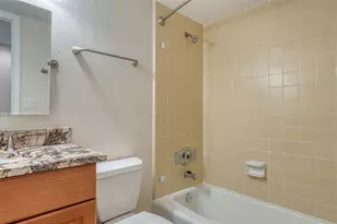 1100 Imperial Dr, Sarasota, FL 34236 - Photo 21