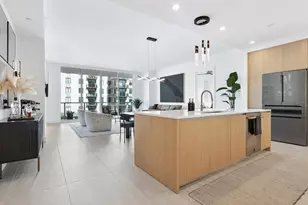 301 Quay Commons, Sarasota, FL 34236 - Photo 9