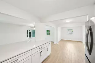 3182 Hatton St, Sarasota, FL 34237 - Photo 9